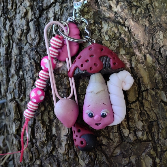 ❤💓Cute Mushroom🍄 Face Keychain - Picture 5 of 5